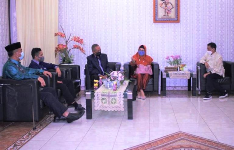 Tindaklanjut MoU, Rektor UBM Gorontalo Temui Bupati Nelson