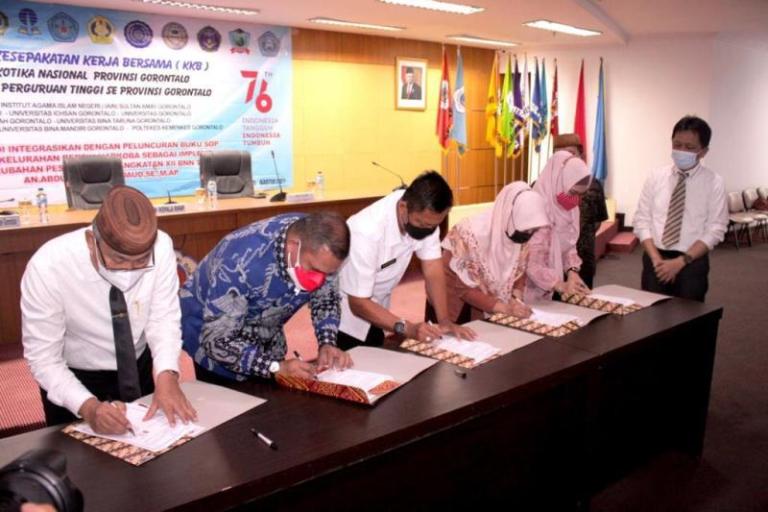 Disaksikan Kepala LLDIKTI, Rektor UBM & Pimpinan PT Tandatangani KKB BNN