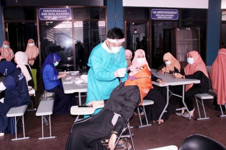 Antisipasi Penyebaran Covid-19, Seluruh Civitas Akademika Tes PCR