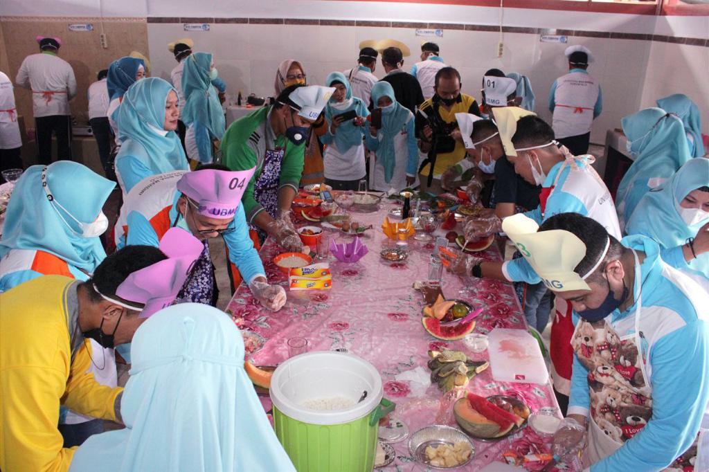 Intip Keseruan Lomba Masak para Pegawai Pria UBM Gorontalo
