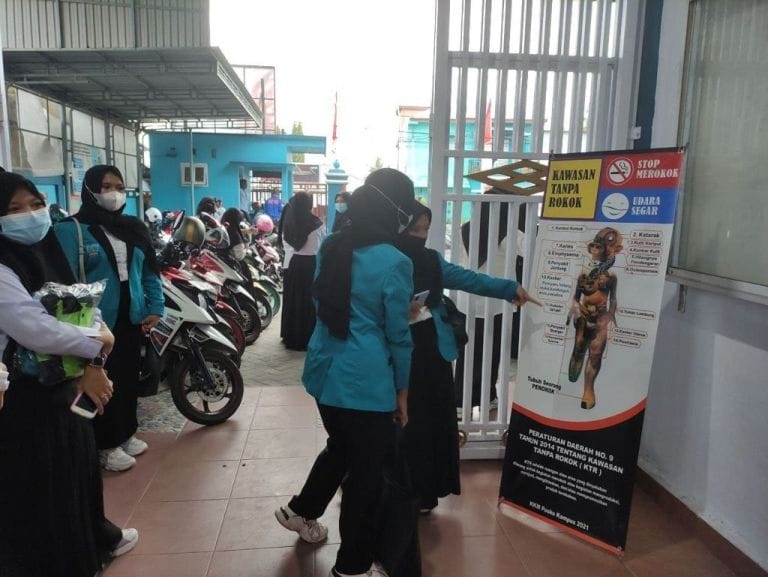 Mahasiswa KKM Posko Kampus, Peduli Peningkatan Kesehatan