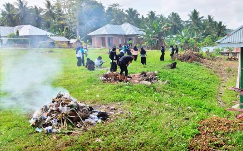 LDKM Mahasiwa Analis Kesehatan, Gelar Baksos di 3 Sarana Fasilitas Umum