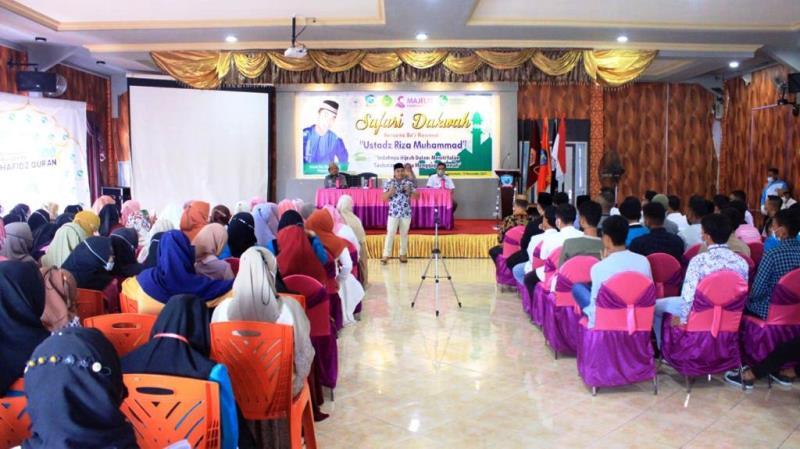 Ustad Riza Muhammad Datangi UBM Gorontalo