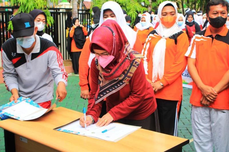 Disaksikan Bupati Gorontalo, 12 Madrasah Aliyah & UBM Tandatangani MoU