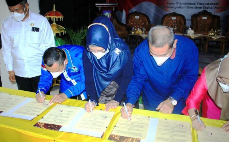 Disaksikan Gubernur, Rektor UBM Tandatangani MoU Bersama Perpusnas RI