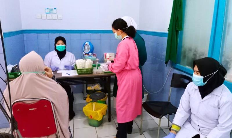 Mahasiswa Analis UBM Aktif & Mendominasi Kegiatan Pemeriksaan di BBLK Makassar