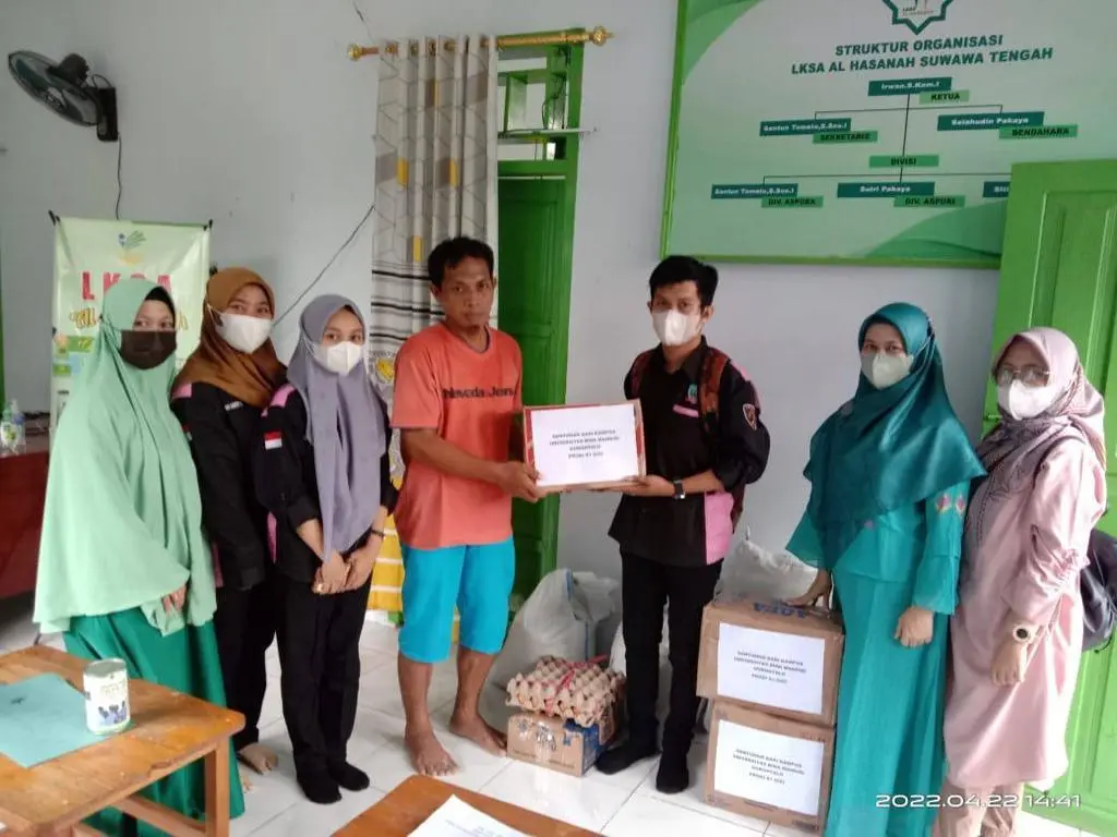 Prodi Analis Bagi Takjil, Prodi Gizi Serahkan Bantuan ke Masjid & Panti Asuhan