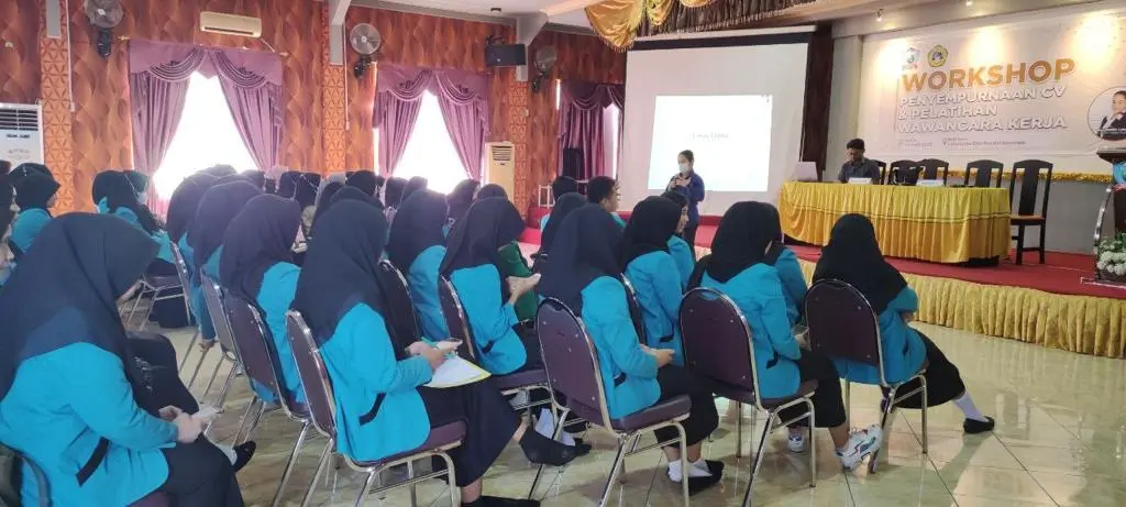 UBM Gorontalo Peduli Masa Depan Calon Alumni
