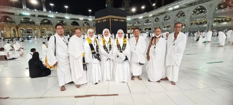 Rombongan YBMG Tuntaskan Ibadah Umroh, Rektor & Ketua Yayasan Doakan Civitas Akademika dari Tanah Suci