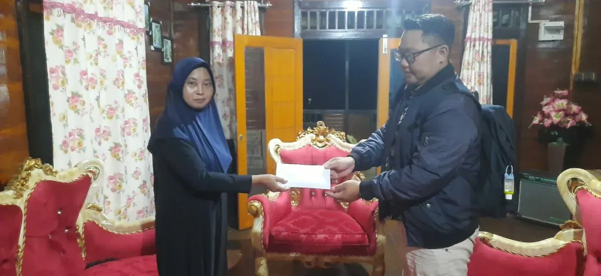 Dosen & Mahasiswa UBM Serahkan Bantuan Dana Duka