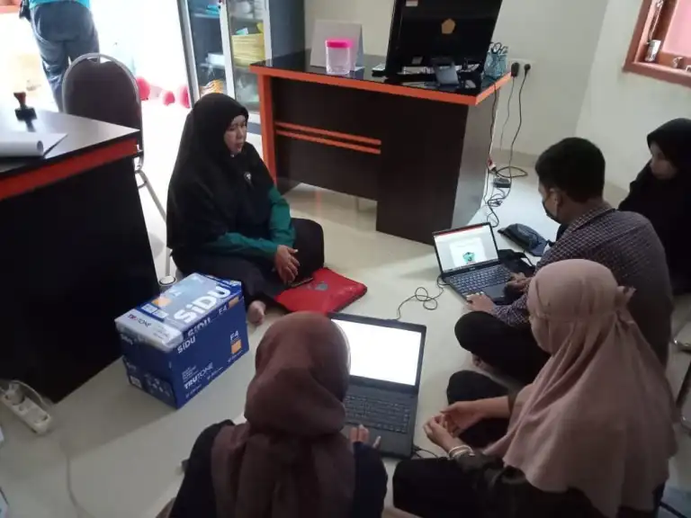 Hadapi Kompetensi Mahasiswa Nasional, Dekan FEB UBM Kawal Penyusunan Esai