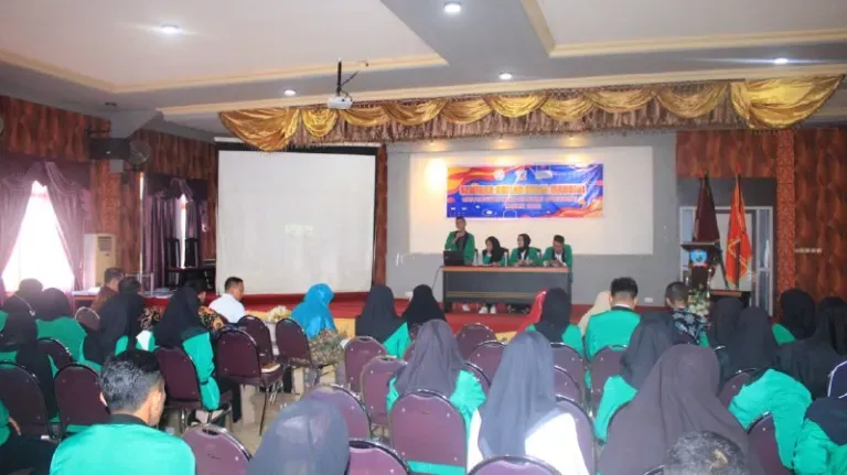 Mahasiswa Peserta KKM UBM Seminarkan Hasil Pengabdian