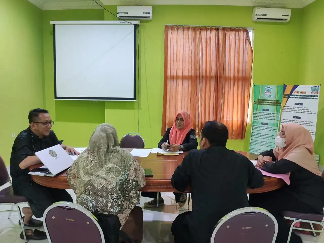 Research Institutions and Community Service (LPPM) UBM Holds PDP Internal Monev