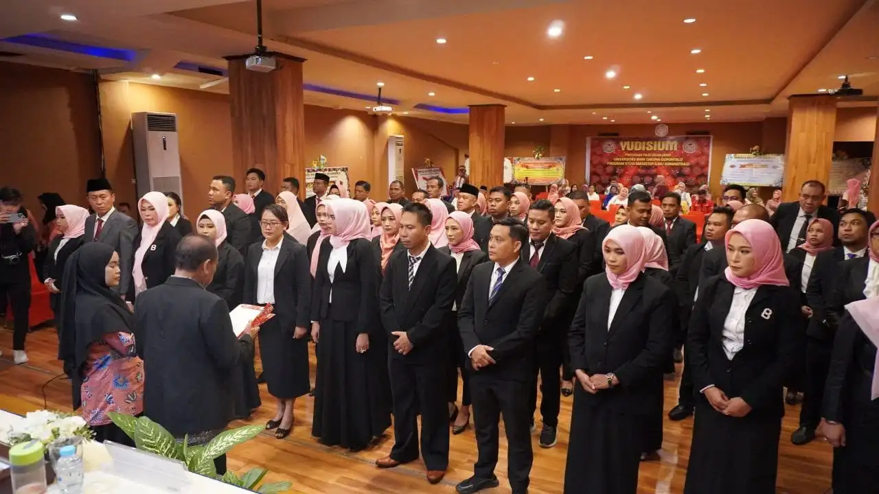 Bupati Bolsel Raih Gelar Magister di PPs Unbita