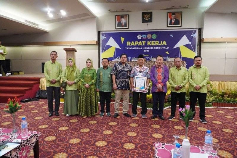 Opened by the Head of Higher Education Service Institute (LLDIKTI), Members of Commission X DPR RI Attend the YBMG Annual Work Meeting