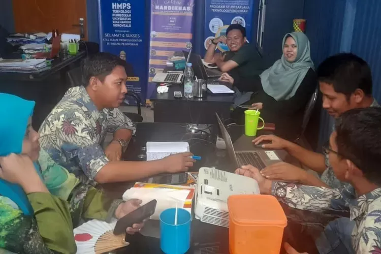Dean of FIPB UBM Gorontalo Evaluates the Implementation of Hardiknas