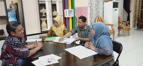 Bupati Gorut Izinkan Aparat Desa Kuliah di UBM Gorontalo