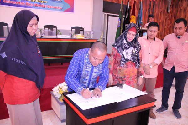 UBM Gorontalo - SMK Kesehatan Randangan Sepakat Kerjasama