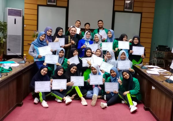 Seluruh Mahasiswa Analis Kesehatan Lulus dengan Nilai Terbaik