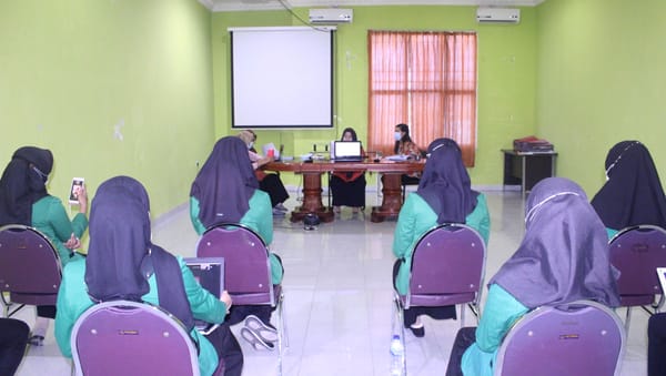 8 Mahasiswa Prodi ARS Jalani Ujian Proposal Skripsi