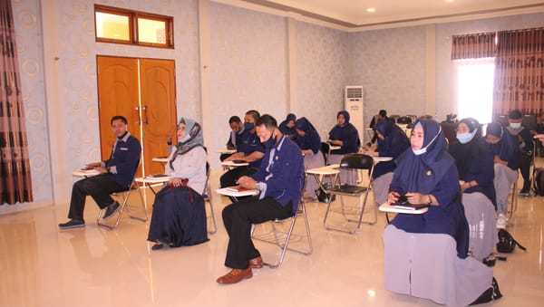 Peduli Karir Dosen, Rektor UBM Gorontalo Pimpin Pegawai Ikuti Sosialisasi LLDIKTI