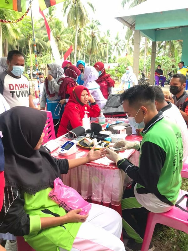 Kolaborasi Mahasiswa PKMD & Puskesmas Botumoito, Layanan Kesehatan Gratis