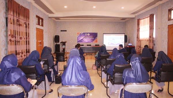Dosen UBM Gorontalo Hadiri Webinar Strategi Percepatan Jafung Lektor Kepala & Guru Besar