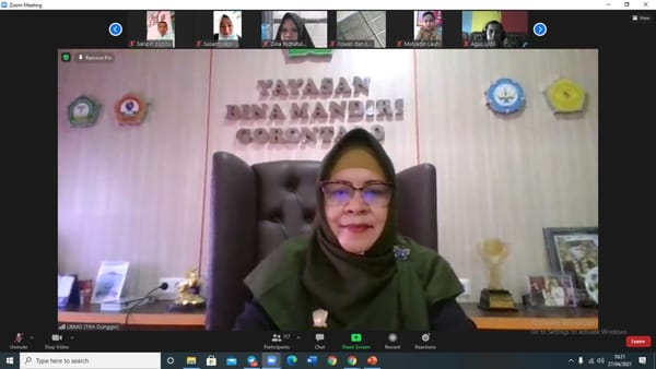 Diikuti Ratusan Peserta, Rektor UBM Gorontalo Apresiasi Webinar Merdeka Finansial