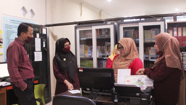 Pastikan Kesesuaian Deskripsi Tupoksi, Rektor UBM Gorontalo Sidak Ruang Kerja Pegawai