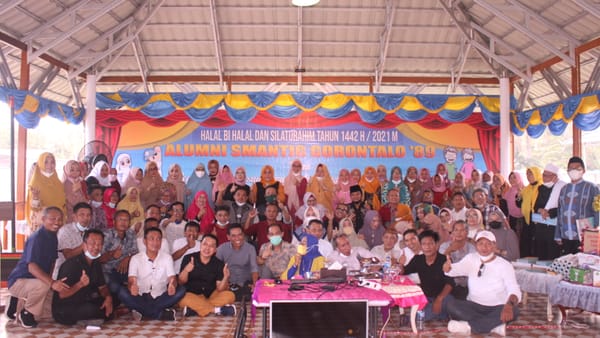 Puluhan Alumni Smantig 89 Reuni di Pendopo UBM Gorontalo