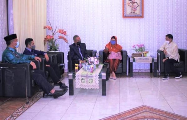 Tindaklanjut MoU, Rektor UBM Gorontalo Temui Bupati Nelson