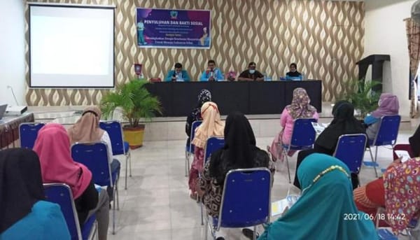 Manfaatkan Momen, Dosen & Mahasiswa Sosialisasi di Desa Tujuan Pengabdian