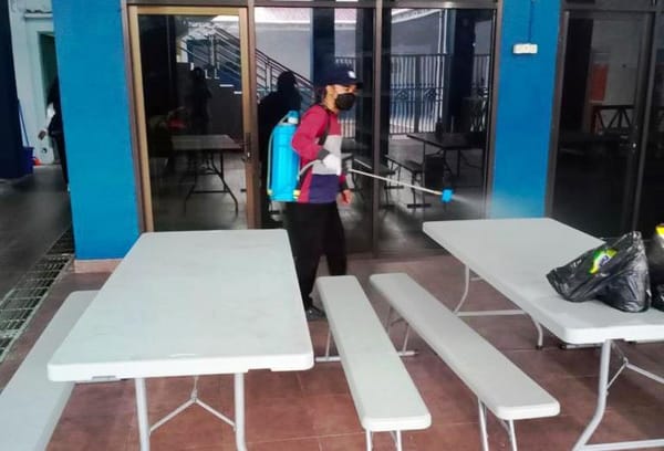 Sterilisasi, YBMG Gelar Penyemprotan Disinfektan untuk Seluruh Areal Kampus