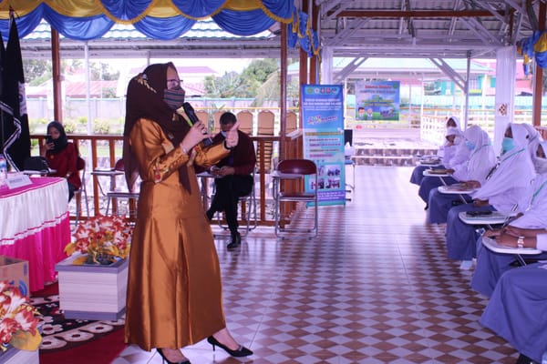 Hari Kedua MPLS, Pembina SMK Bina Mandiri Sukses Bentuk Kepercayaan Diri Siswa