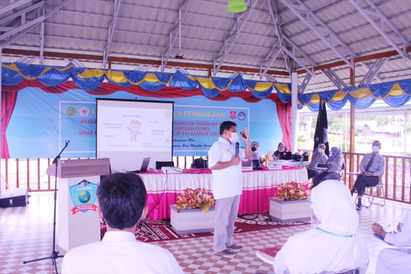 Giliran Ketua YBMG jadi Pemateri MPLS SMK Bina Mandiri