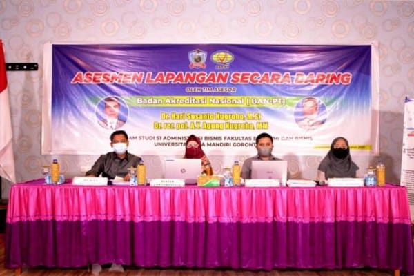 Asesmen Lapangan Prodi Administrasi Bisnis, Rektor & Dekan Sambut Para Asesor Lewat Daring