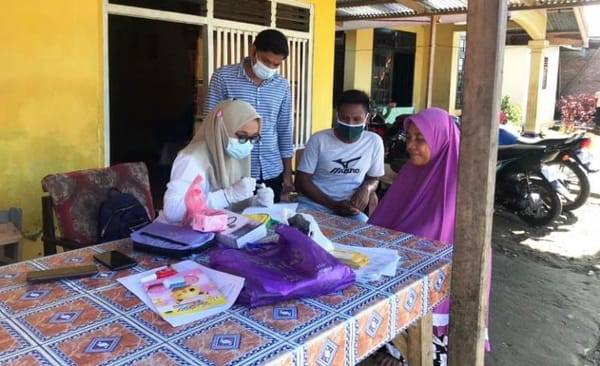 Sambut Hari Kemerdekaan, KKM Posko Linawan Gelar Pemeriksanaan Kesehatan & Beri Vitamin Gratis