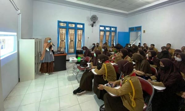 Pembina OSIS SMK Bina Mandiri Motivasi Pengurus