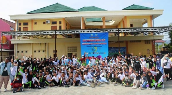 UBM Meriahkan Peringatan HKN, Gelar Baksos, Senam Bersama hingga Pentas Seni