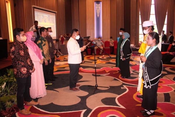 Sumpah Profesi, 74 Alumni UBM Siap Mengabdi