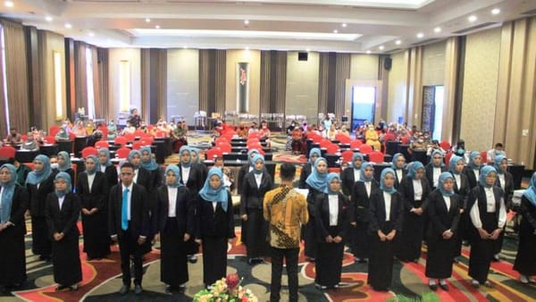 Kepada 30 ATLM, Rektor UBM Titip Harumkan Nama Institusi