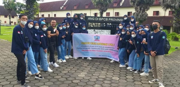 Jelang PKL di BBLK, Mahasiswa Analis Kesehatan Explore Kota Makassar