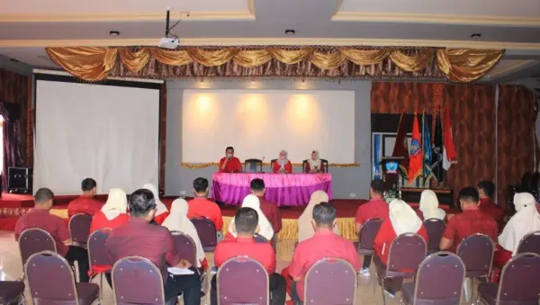 Rektor UBM Pimpin Rapat Bersama Seluruh Unsur