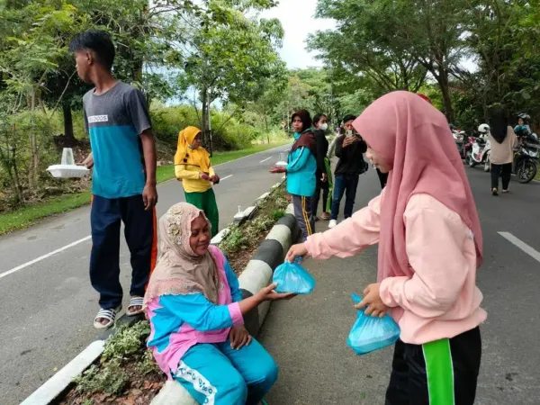 The Students of Healthy Analyst Continues Blessing Friday Program