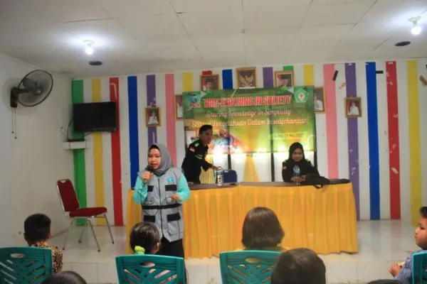 Teaching in Society, Kaprodi & Mahasiswa ARS Berbagi Pengetahuan dalam Kesederhanaan