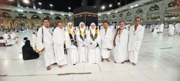 Rombongan YBMG Tuntaskan Ibadah Umroh, Rektor & Ketua Yayasan Doakan Civitas Akademika dari Tanah Suci