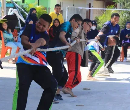 Sports Competition, Sack Race, and Tug of War Celebrate National Teacher's Day