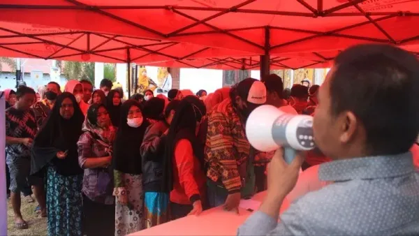 Ratusan Masyarakat “Tumpah” di Pendopo UBM Gorontalo