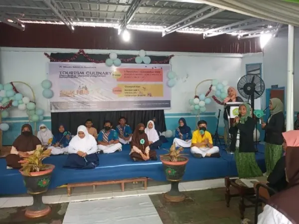 The First Ranking to Singing competition Enliven Tourism Culinary Activities at Bina Mandiri Vocational High School
