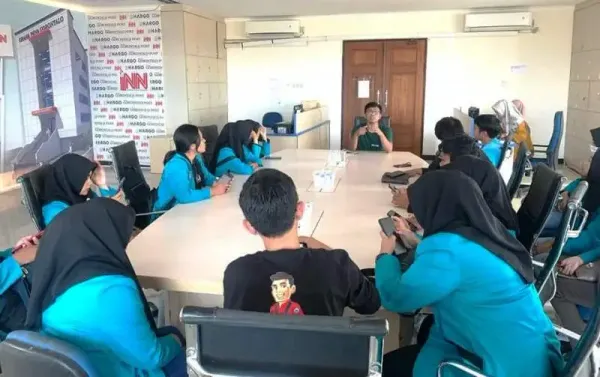 UBM Journalistic PKM Students Learn Journalism in 3 Major Media